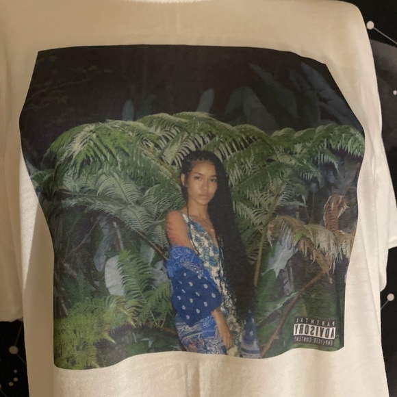 Jhene Aiko graphic tee. - Picture 4 of 4